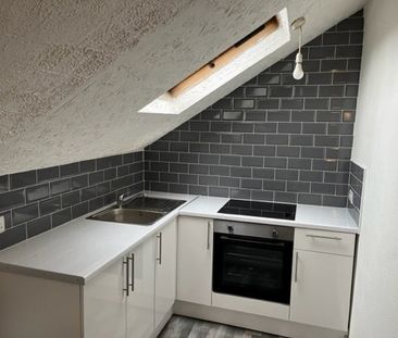 1 Bed Flat, Mexborough Avenue, LS7 - Photo 3