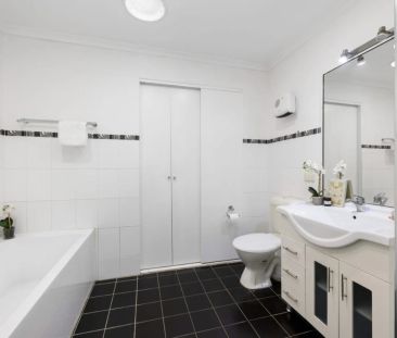 Character Home with Versatile Retreat - Photo 4