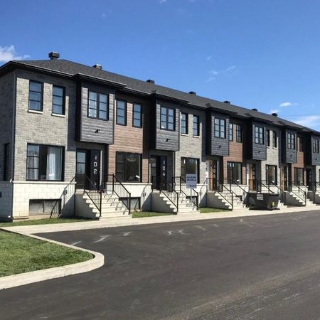 Maisons de ville à louer (2 chambres, 2 salles de bain) - Photo 3