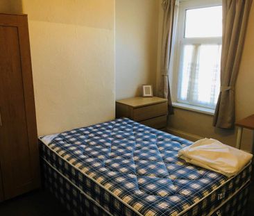 4 bedroom house to rent - Photo 3