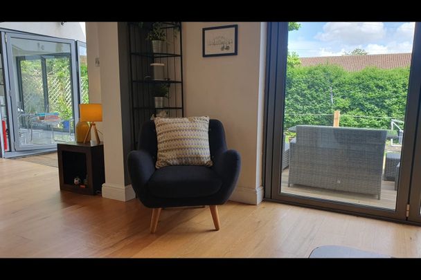5 Bed Semi-Detached House, Antrim Road, BS9 - Photo 1