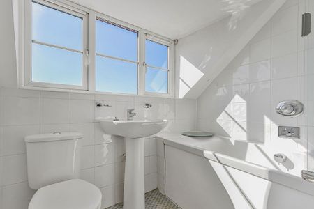 The Crescent, Bournemouth - Photo 5