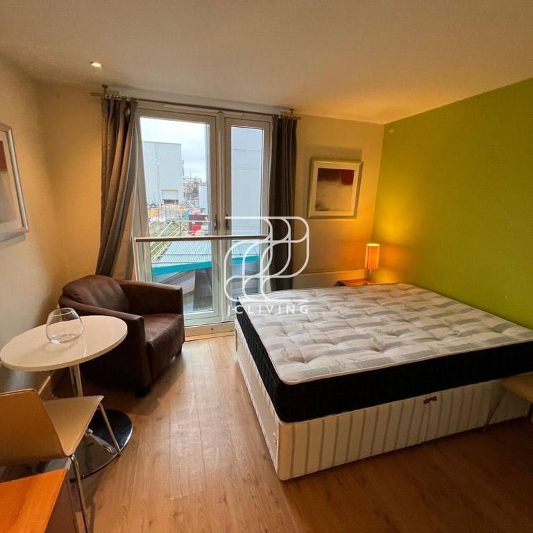 Studio to rent - Photo 1