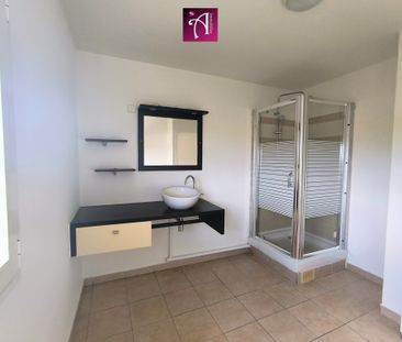 Location Appartement 4 pièces 112m² PETIT BOURG 97170 - Photo 1