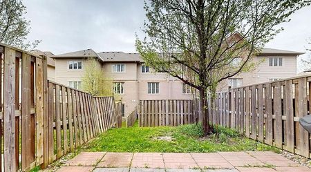 For Lease - 8 Bakewell Street, Brampton, Ontario - Photo 4