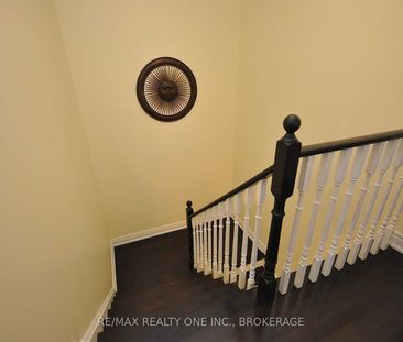 For Lease - 426 Orange Walk Crescent, Mississauga, Ontario - Photo 3
