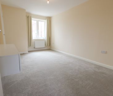 2 bedroom Semi Detached house - Photo 2