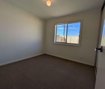Modern 3 Bedroom Property in Paralowie - Photo 5