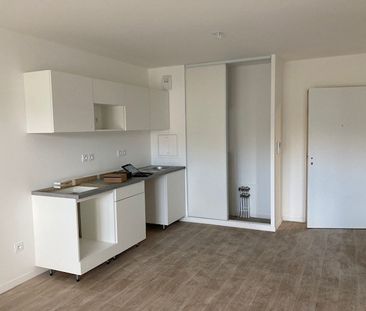 Location Appartement 2 pièces 39m² CORMELLES LE ROYAL 14123 - Photo 2
