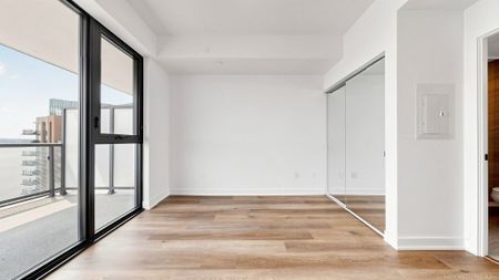 For Lease - 2075 Lakeshore Drive Unit# 2006, Burlington, Ontario - Photo 2