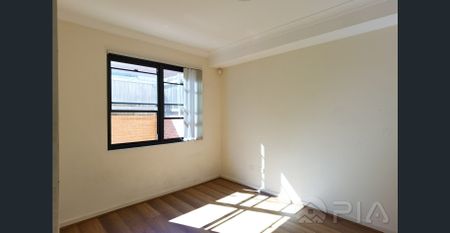 2 Bedroom great location unit available for rent in Granville - Photo 5