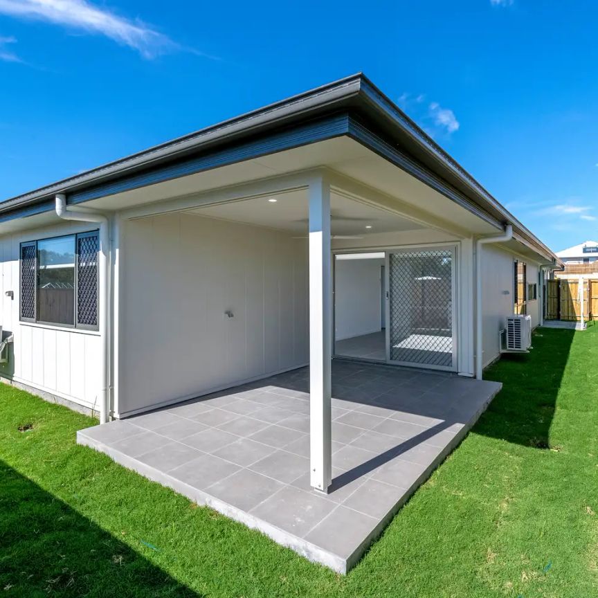 “Stunning 4-Bedroom Family Home in Ripley” - Photo 1