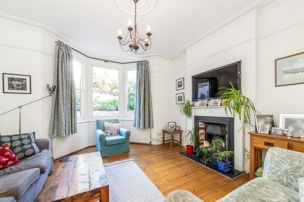 5 bedroom end of terrace house to rent - Photo 1