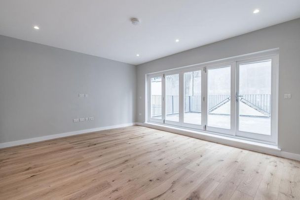 2 bedroom flat to rent - Photo 1