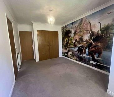 Hawkridge Court Bracknell, RG12 - Photo 3