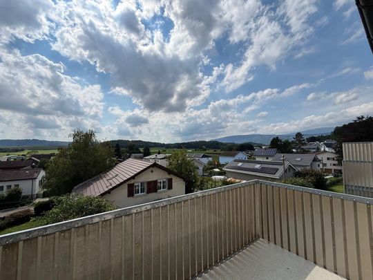 For rent in Orpond: stylishly renovated 4-room apartment with sunny balcony in a well-maintained building. - Foto 1