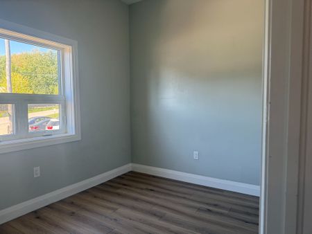 For Lease - 8 Main Street Unit# 4, East Luther Grand Valley, Ontario - Photo 4