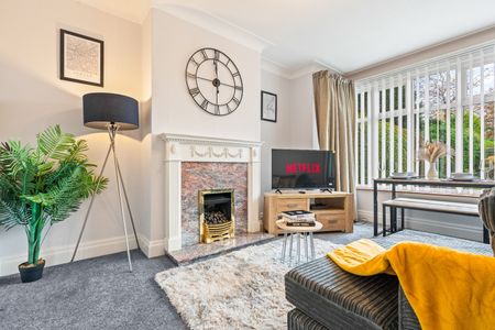 4 Bed Semi-Detached House, Lidgett Park Avenue, LS8 - Photo 3