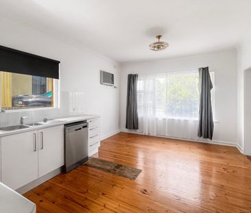 Family Friendly 3 Bedroom Home - Photo 5