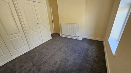 2 bed Terraced - To Let - Photo 4