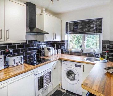 Waterside Mead, Canvey Island, SS8 - Photo 1