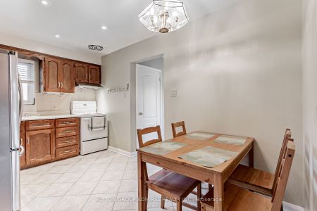 For Lease - 102 Cornwall Road Unit# Upper, Brampton, Ontario - Photo 4