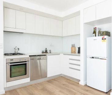 Sundrenched One Bedroom Apartment in Convenient Location - Photo 3