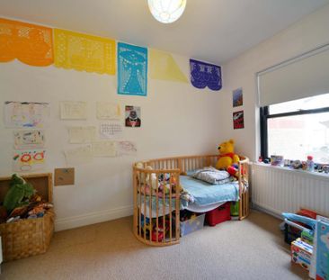 4 bedroom terraced house to rent - Photo 2