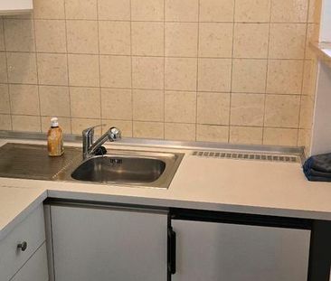 Voll möblierte 1-Zimmer Wohnung mit Süd Loggia & Einzelgarage - Photo 4