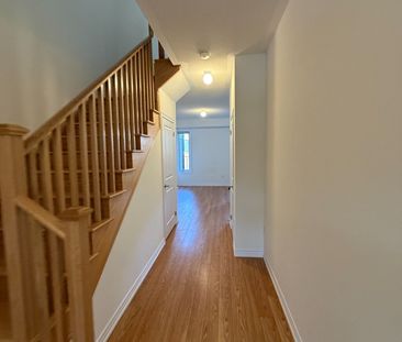 For Lease - 39 Tamworth Terrace, Barrie, Ontario - Photo 5