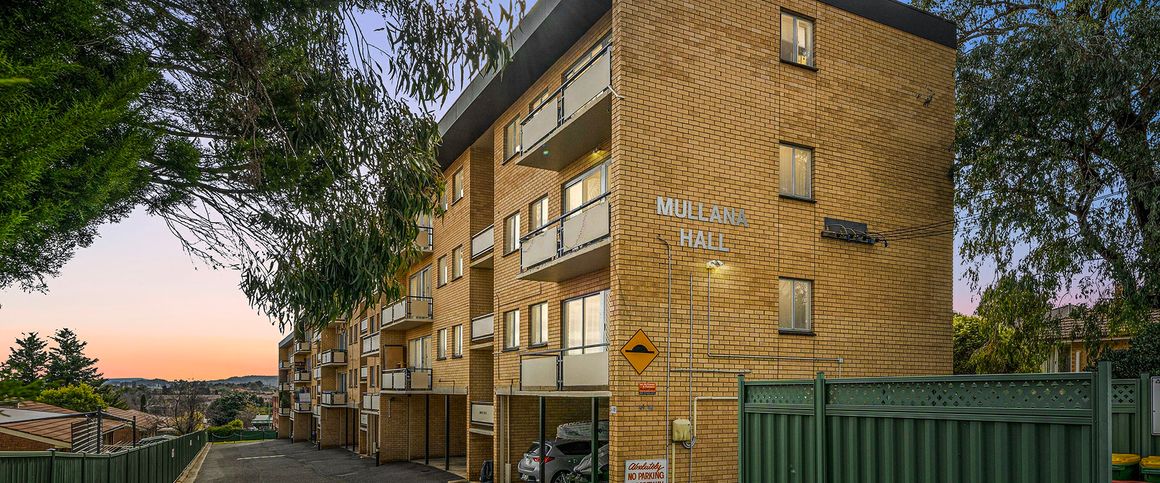 Spacious 2 Bedroom Unit - Photo 1