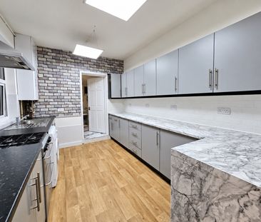 4 Bed Terraced House, Ashton Road, LU1 - Photo 4