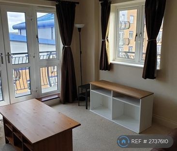 2 bedroom flat to rent - Photo 2