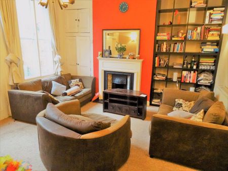 4 bedroom House in Hyde Park, Leeds - Photo 3