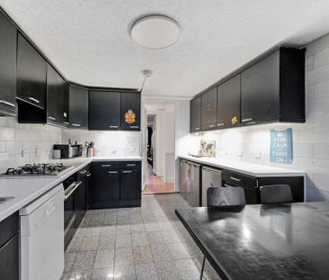 3 bedroom flat to rent - Photo 5