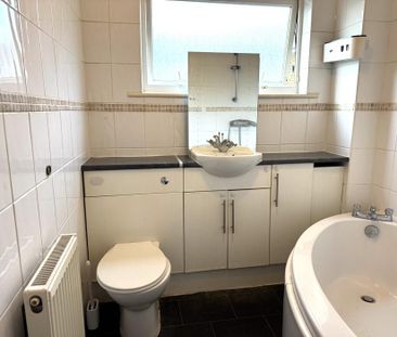 3 bedroom detached house to rent - Photo 4