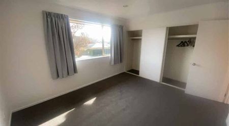 Modern Living - Photo 2