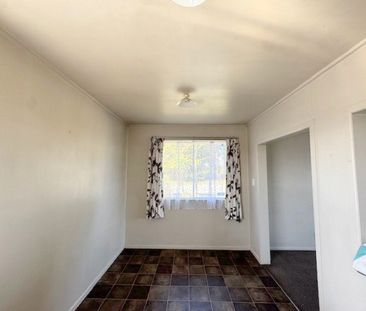 Move-In Ready on Balmoral Drive! - Photo 3