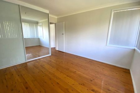 Cosy Family Home with Great Yard&excl; - Photo 4