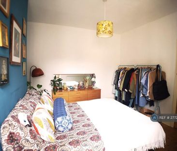 3 bedroom maisonette to rent - Photo 1