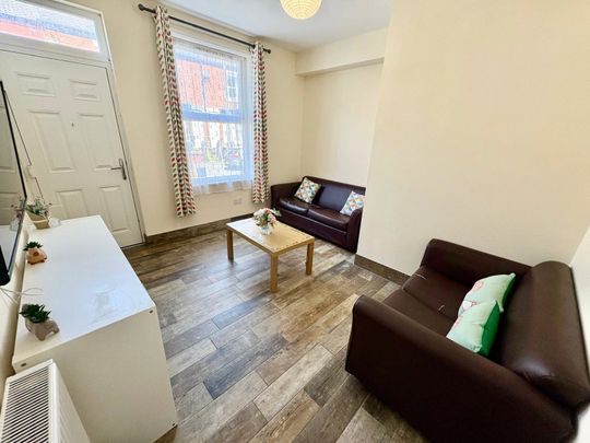 5 bedroom house to rent Pomona Street, Sheffield, South Yorkshire, S11 - Photo 1