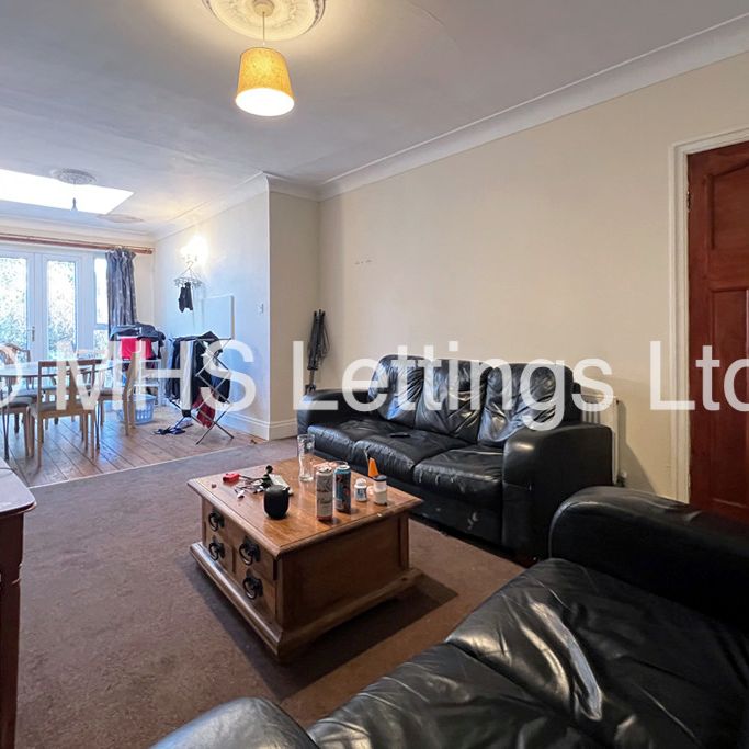 4 Bedroom Semi-Detached House for rent in Becketts Park Drive - Photo 1