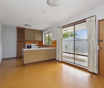94 Mundy Street, Kennington VIC 3550 - House For Rent | Domain - Photo 3