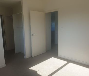 Luxurious Apartment-Walk to Westfield - Photo 6