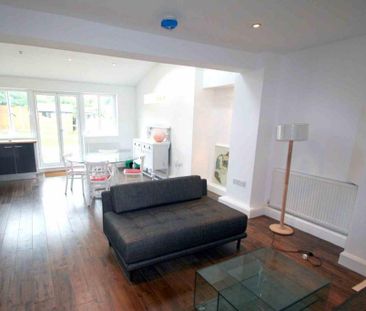 4 bedroom terraced house to rent - Photo 1