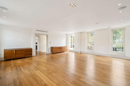 An exceptional duplex apartment with grand proportions to rent in the heart of Notting Hill, W11 - Photo 3