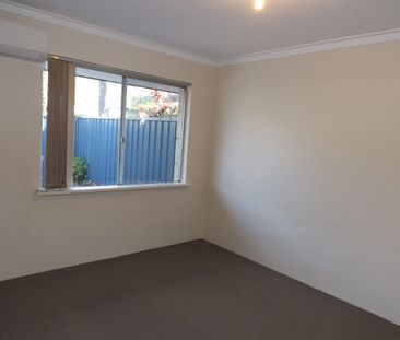 Perfect location! - Photo 2