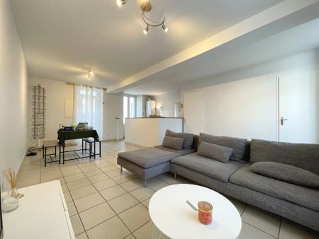 Location Appartement 3 pièces 53m² LE MAY SUR EVRE 49122 - Photo 2