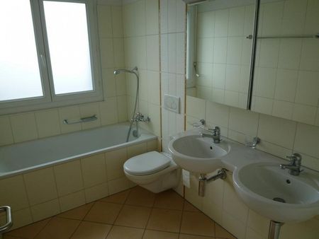 Moderne 5.5-Zimmer-Attika-Wohnung in Bolligen - Foto 4