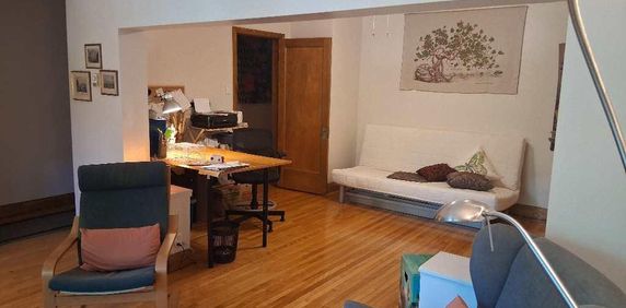 4 1/2 au rez-de-chaussée avec cour privée - Photo 2